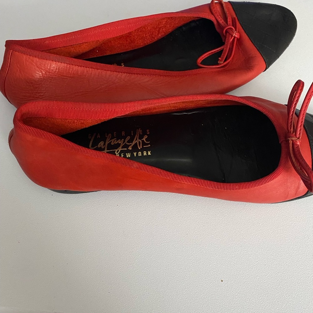 Gallery Lafayette Vintage Red and Black Spectator Flats.  Made in France Size 7 - Picture 5 of 7